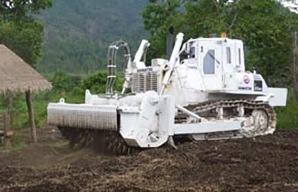 Komatsu began to support the Removal of Anti-Personnel Land Mine and Area Rehabilitation Project Komatsu D85MS-15