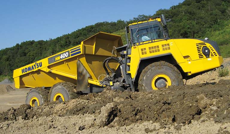 Dump truck which can move tightly (Articulated dump truck HM400)