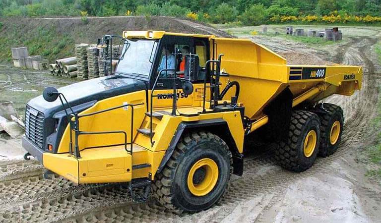 Dump truck which can move tightly (Articulated dump truck HM400)