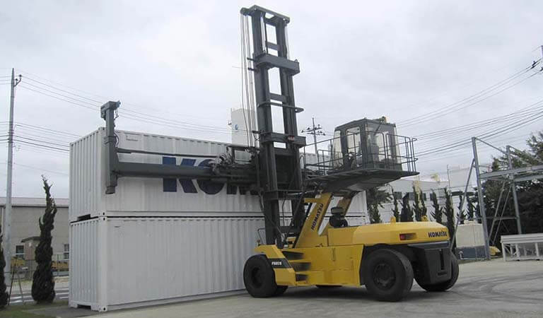 Forklift that carries containers
