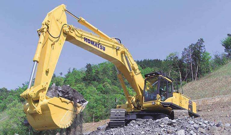 Large hydraulic excavator PC600LC