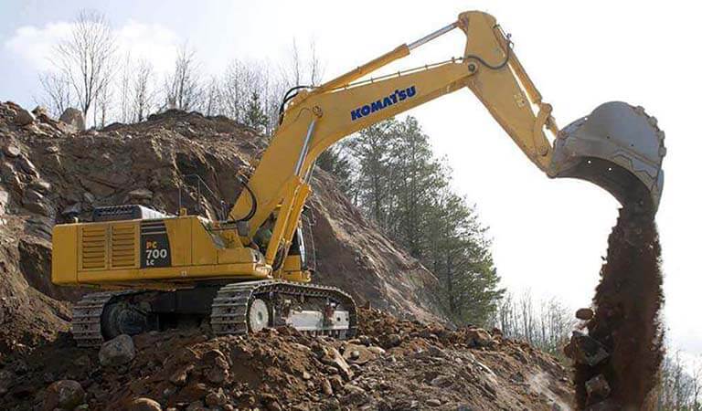 Large hydraulic excavator PC700LC
