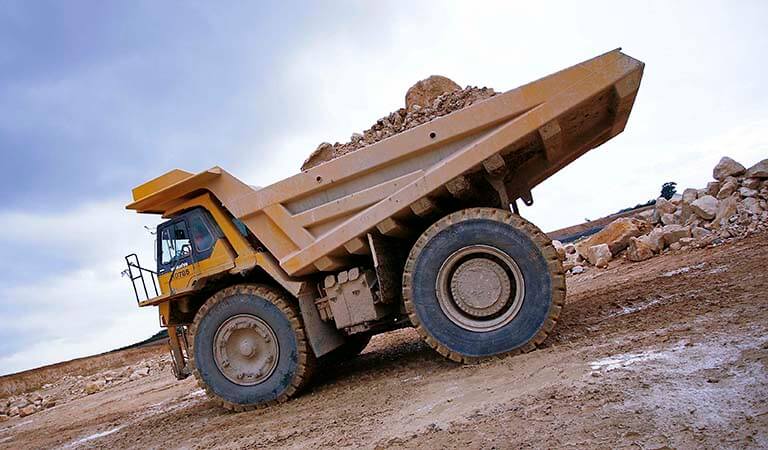 Large dump truck HD785