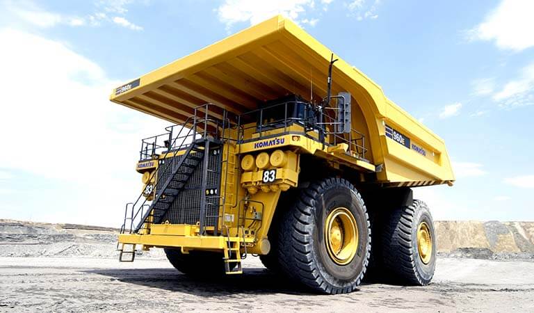 Super large dump truck 960E