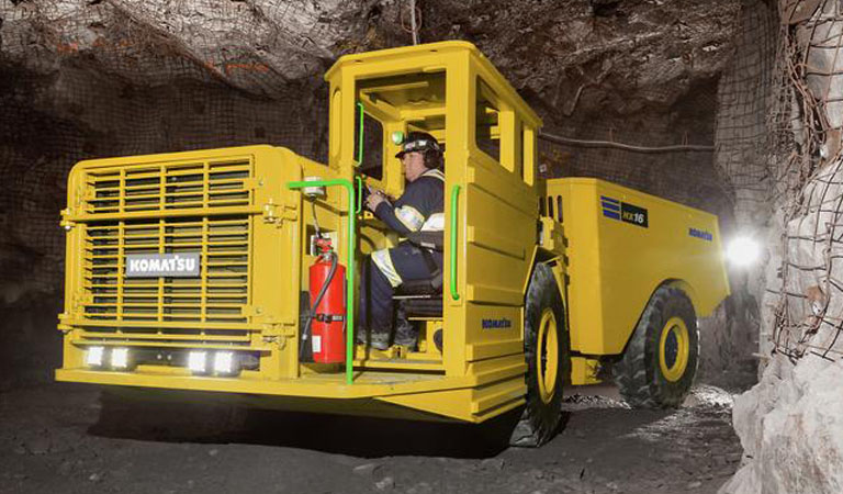 Dump truck that works in the underground