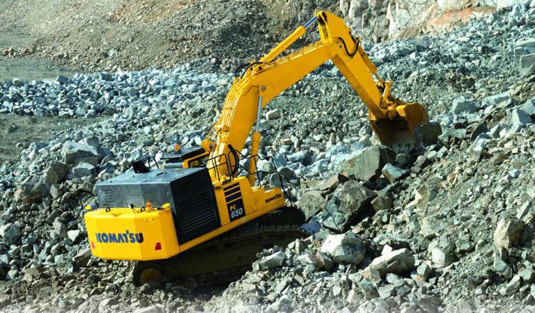 Large hydraulic excavator PC650-11