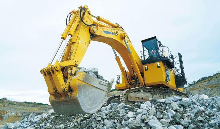 Super-large hydraulic excavator PC2000-11R