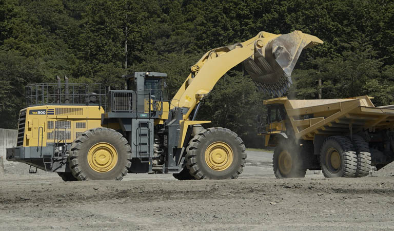 Large wheel loader WA900