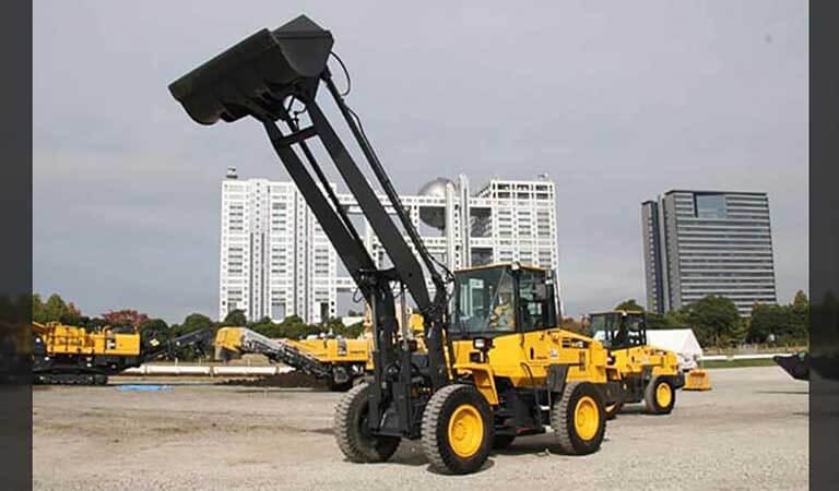 Wheel loader with a long arm WR12