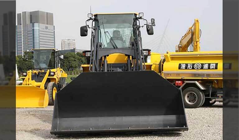 Wheel loader with a long arm WR12